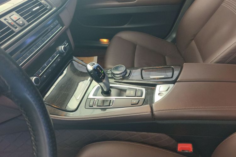 宝马5系 2014款 525Li 豪华设计套装局部细节9002