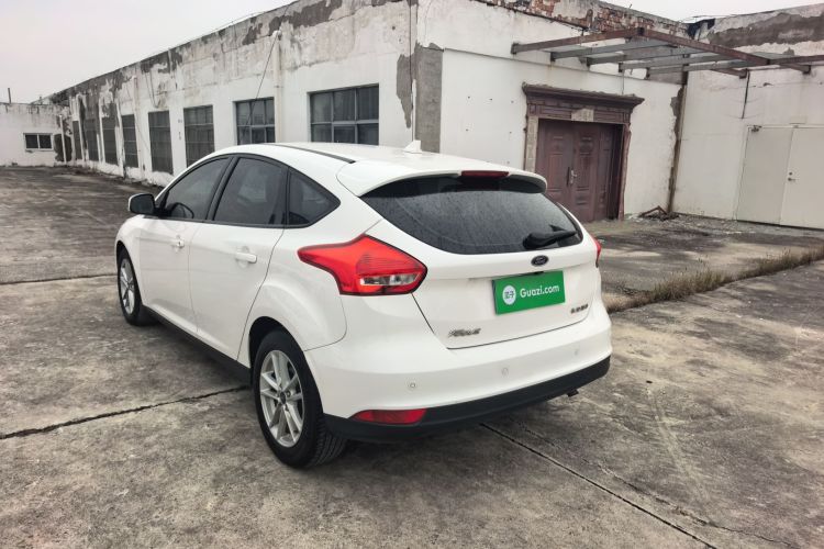 福特 福克斯 2018款 两厢经典 1.6L 自动风尚型智行版车身外观6006