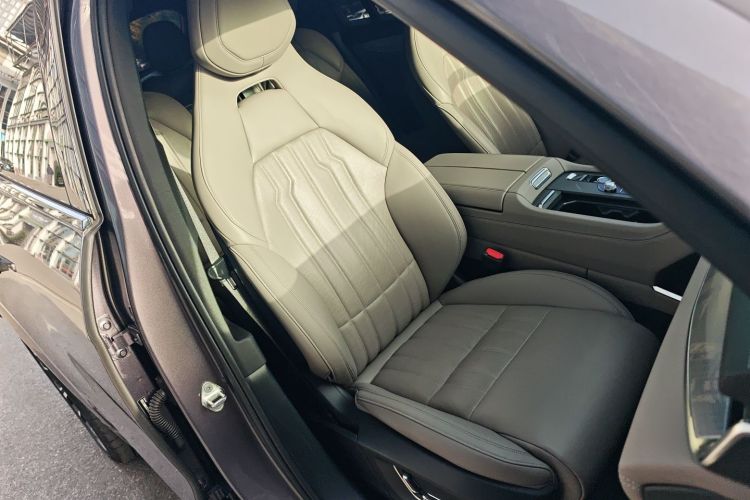 领克09 EM-P 2023款 2.0TD EM-P 远航版PM 六座局部细节41