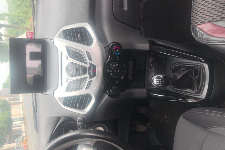 福特 翼搏 2013款 1.5L 手动风尚型局部细节16