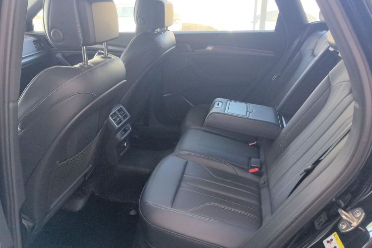 奥迪Q5L 2025款 40 TFSI 豪华动感型中控内饰7001