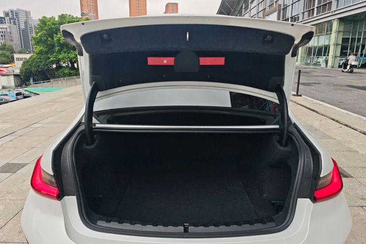 宝马3系 2024款 320Li M运动套装局部细节23