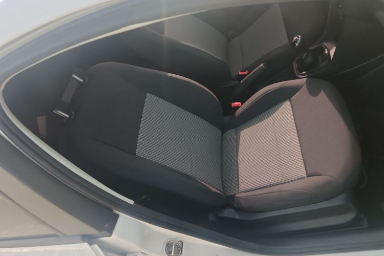 大众 Polo 2014款 1.4L 手动风尚版局部细节41