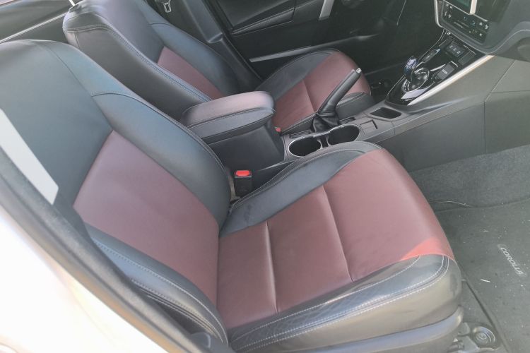 丰田 卡罗拉 2018款 双擎 1.8L E-CVT智尚版局部细节41