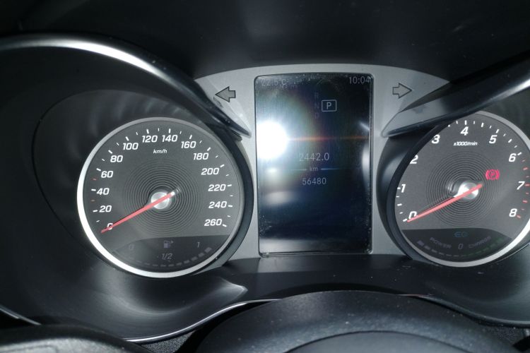 奔驰C级 2019款 C 260 运动版中控内饰15