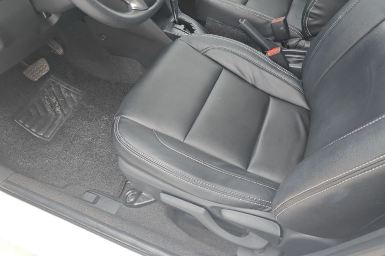 丰田 威驰FS 2021款 1.5L CVT锋驰版局部细节19