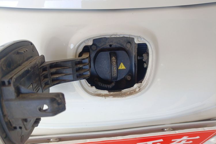 长安欧尚 奔奔E-Star 2021款 国民版 心悦版 磷酸铁锂（31.86kWh）局部细节9001