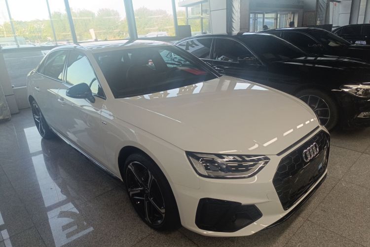 奥迪A4L 2025款 200万辆悦享版 40 TFSI 豪华动感型车身外观6002