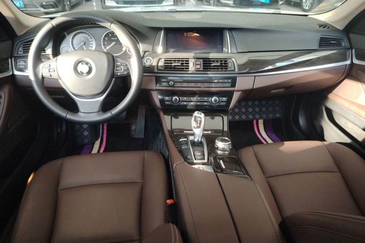 宝马5系 2014款 525Li 豪华设计套装中控内饰7008