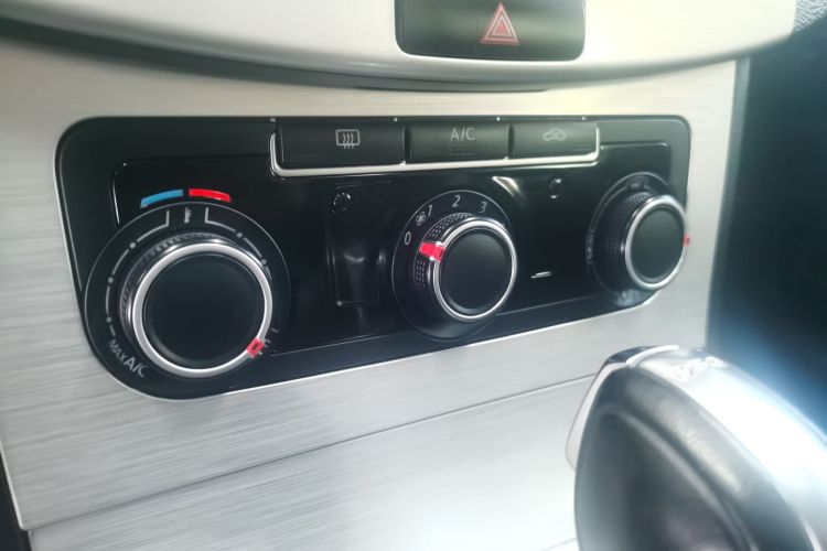 大众 迈腾 2013款 1.8TSI 领先型局部细节9002