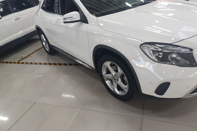 奔驰GLA 2018款 GLA 200 动感型车身外观6002