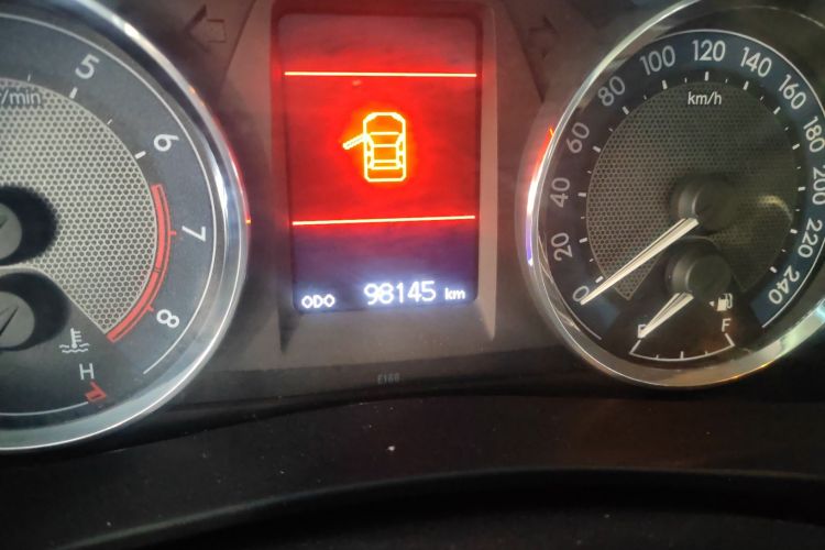 丰田 卡罗拉 2016款 1.6L CVT GL-i炫酷版中控内饰15