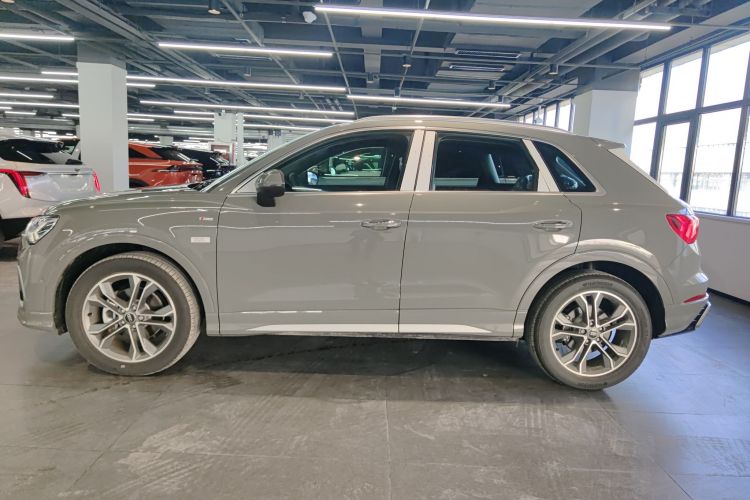 奥迪Q3 2023款 改款 40 TFSI 时尚动感型车身外观6005