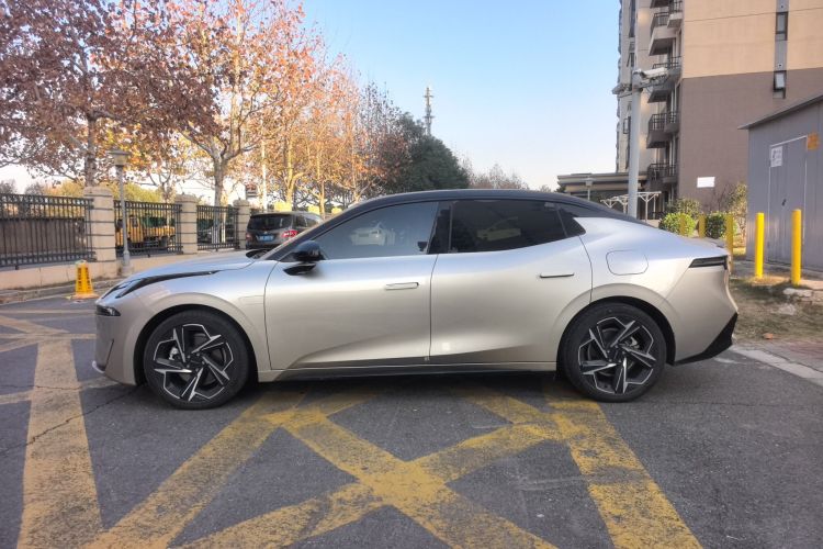 领克07 2024款 EM-P 126长续航 Ultra车身外观6005