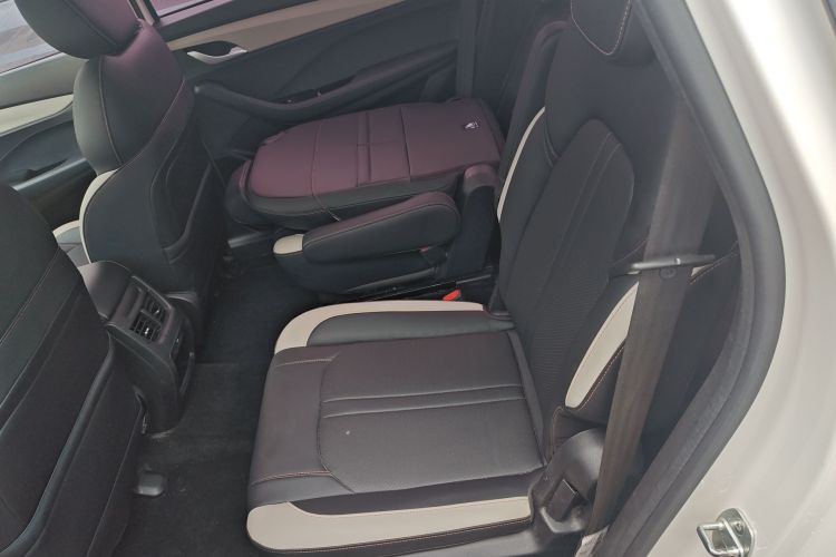 宝骏360 2019款 1.5L CVT精英型 国VI中控内饰7001