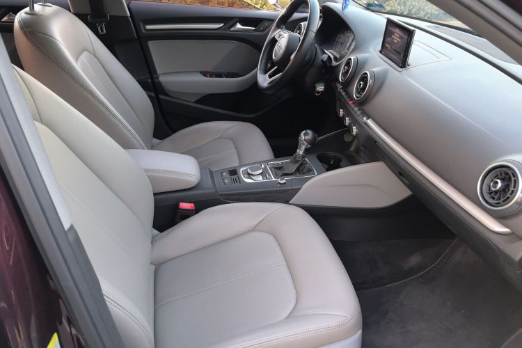 奥迪A3 2018款 30周年年型 Limousine 35 TFSI 进取型中控内饰7007