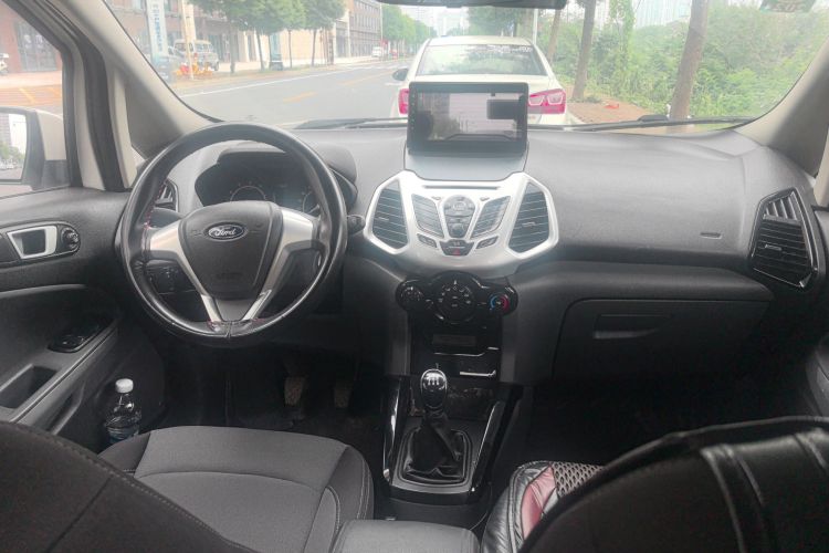 福特 翼搏 2013款 1.5L 手动风尚型中控内饰7003