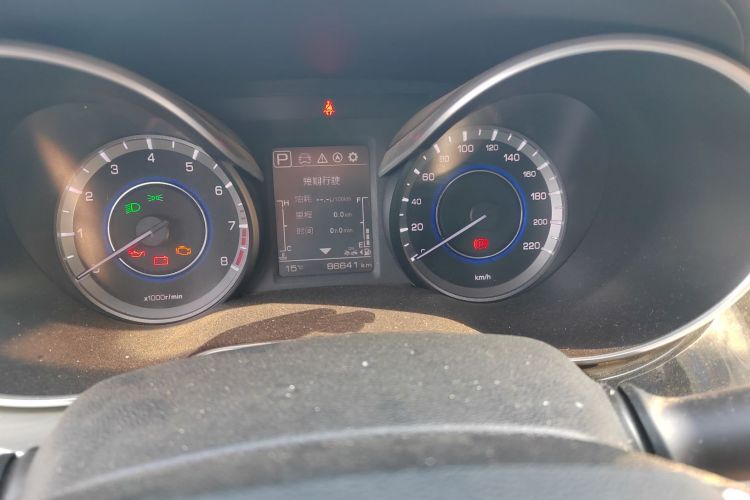 长安 逸动 2018款 1.6L GDI 自动领尚型中控内饰15