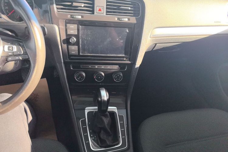 大众 高尔夫 2019款 1.6L 自动舒适型 国V中控内饰7003