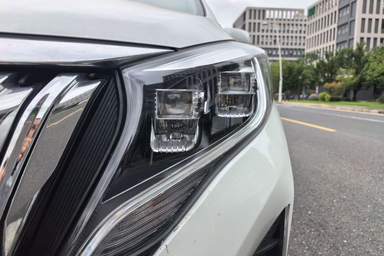 广汽传祺 传祺M8 2023款 领秀系列 390T 豪华版局部细节36