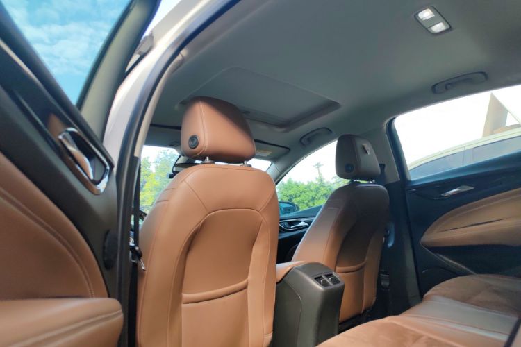 别克 君威 2019款 20T 豪华型 国VI中控内饰7005