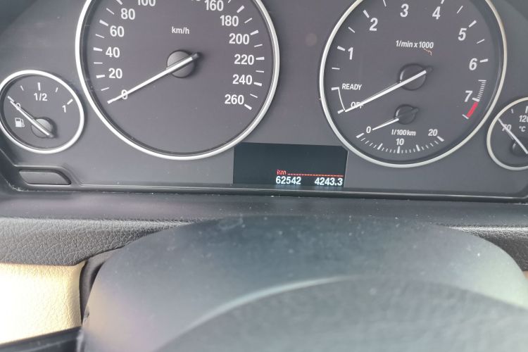 宝马3系 2014款 320Li 时尚型中控内饰15