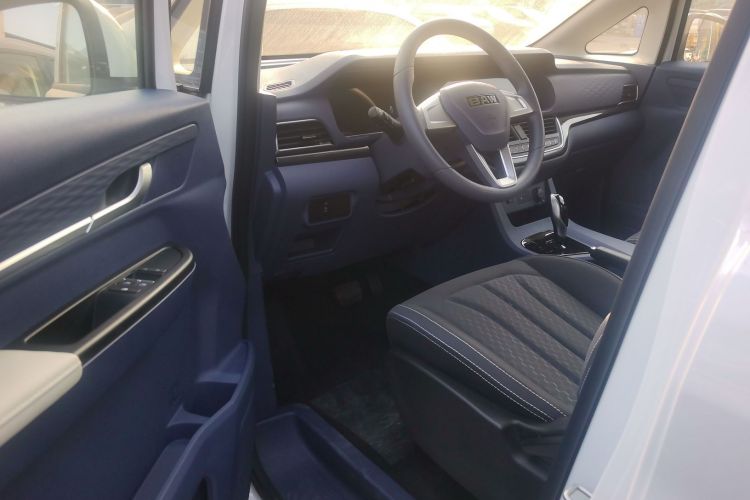 BAW北汽制造 锐胜王牌M7新能源 2025款 365KM 创业版 6座中控内饰7002