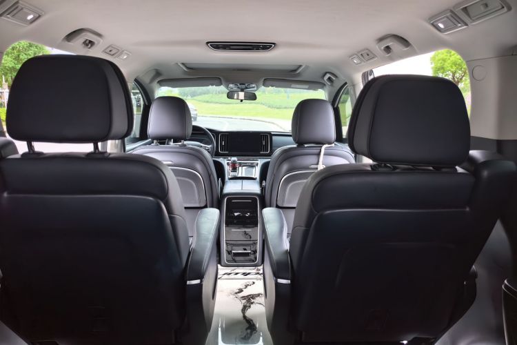 广汽传祺 传祺M8 2023款 领秀系列 390T 豪华版车身外观6012