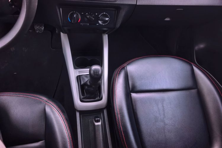 斯柯达 晶锐 2015款 1.4L 手动前行版局部细节18