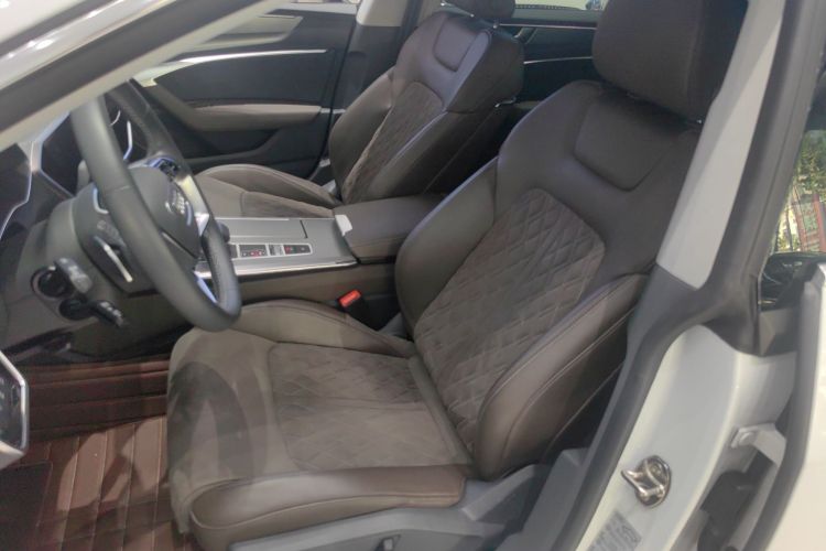 奥迪A7L 2024款 45TFSI quattro S-line 见远型 流晶套装局部细节19