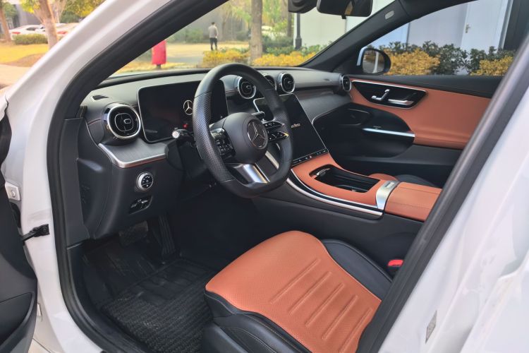 奔驰C级 2022款 改款 C 200 L 运动版中控内饰7003