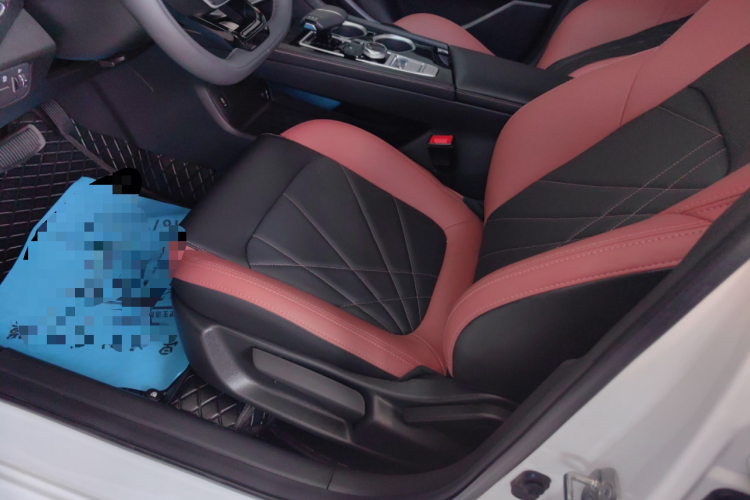 长安 逸动 2023款 畅享版 PLUS 蓝鲸NE 1.4T GDI DCT尊贵版局部细节19