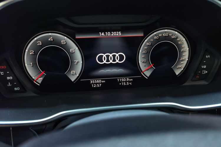 奥迪Q3 2023款 改款 45 TFSI quattro 时尚动感型中控内饰15