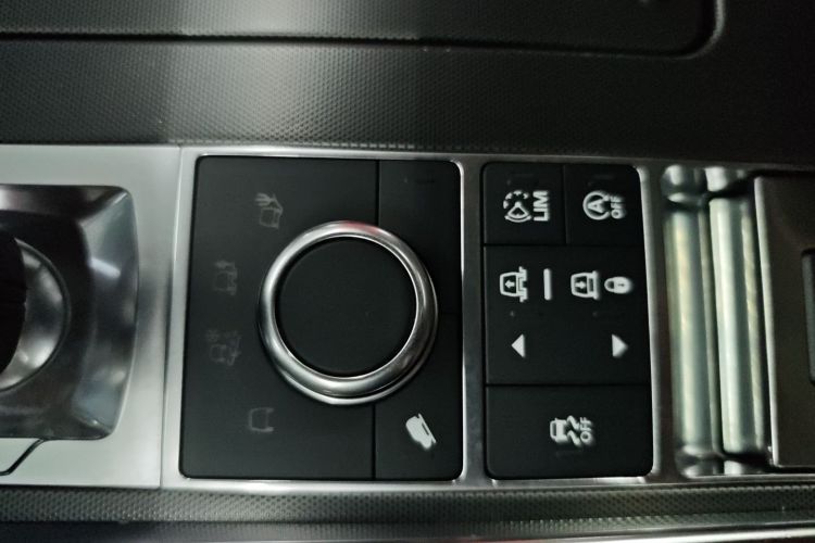 路虎 揽胜运动版 2017款 3.0 SC V6 HSE DYNAMIC局部细节9009