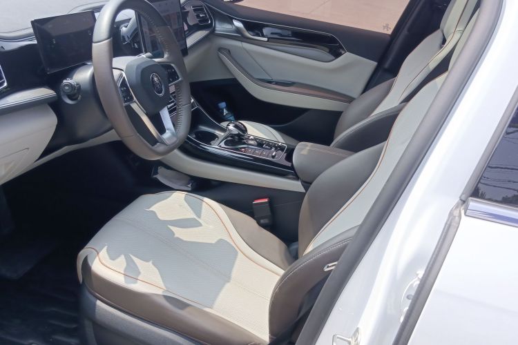 比亚迪 秦PLUS 2023款  冠军版 DM-i 120KM超越型中控内饰7008