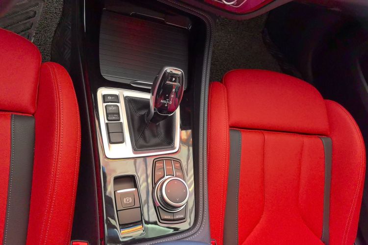 宝马1系 2021款 125i M运动曜夜版局部细节18