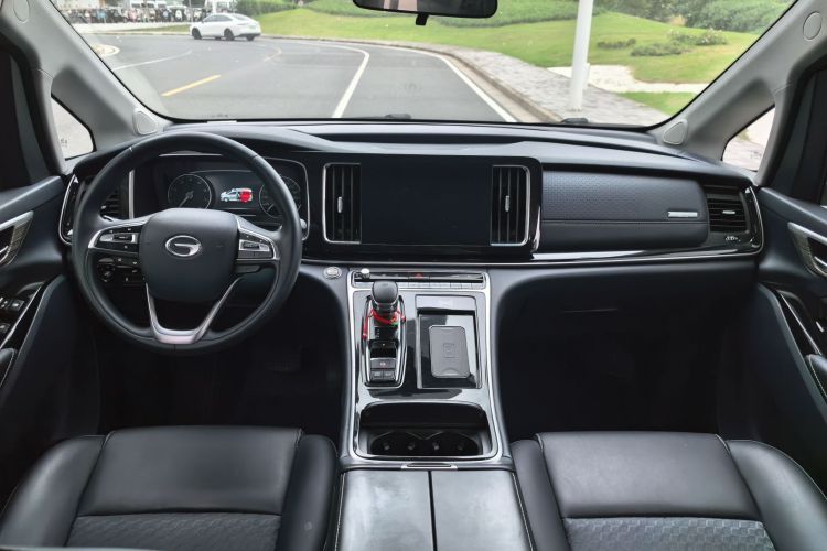 广汽传祺 传祺M8 2023款 领秀系列 390T 豪华版中控内饰7007