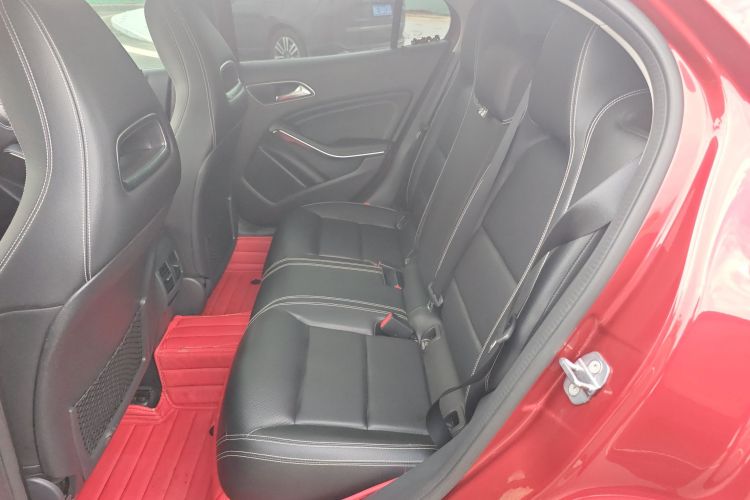 奔驰GLA 2019款 GLA 200 动感型中控内饰7001