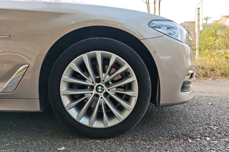 宝马5系 2018款 525Li 豪华套装车身外观6007