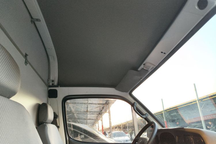 金杯 海狮 2020款 2.0L快运王系列豪华型厢货高顶国VI 1TZS中控内饰7005