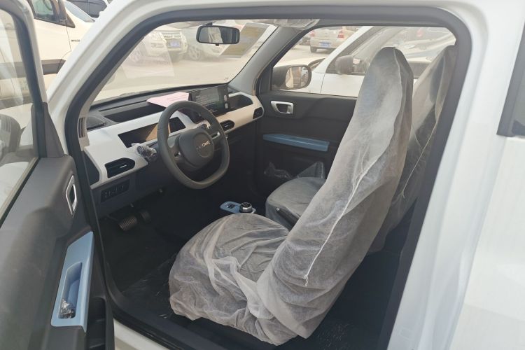 吉利银河 2024款 熊猫mini 200km 耐力熊中控内饰7002