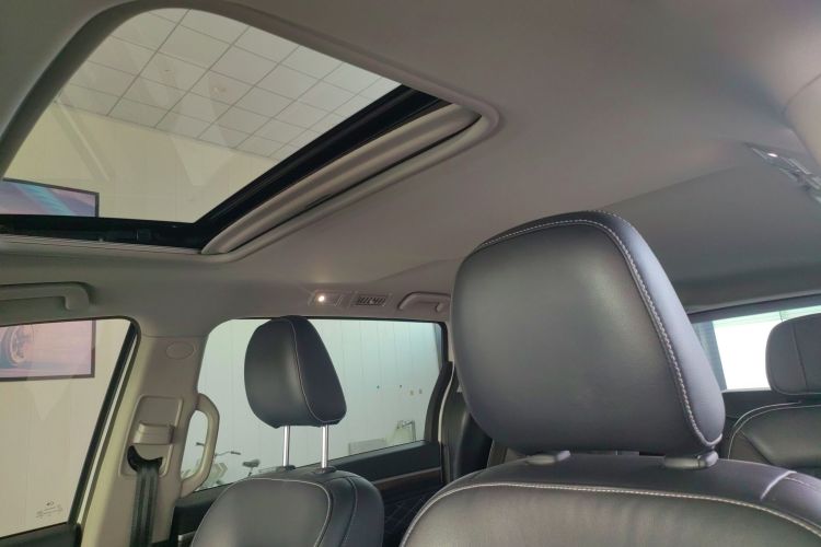 广汽传祺 传祺M8 2020款 390T 尊享版中控内饰7004