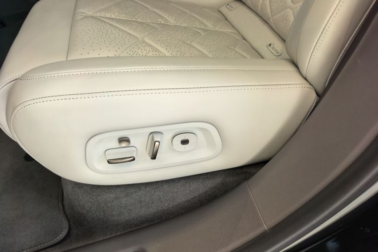 蔚来ET7 2024款 75kWh 行政版局部细节9002