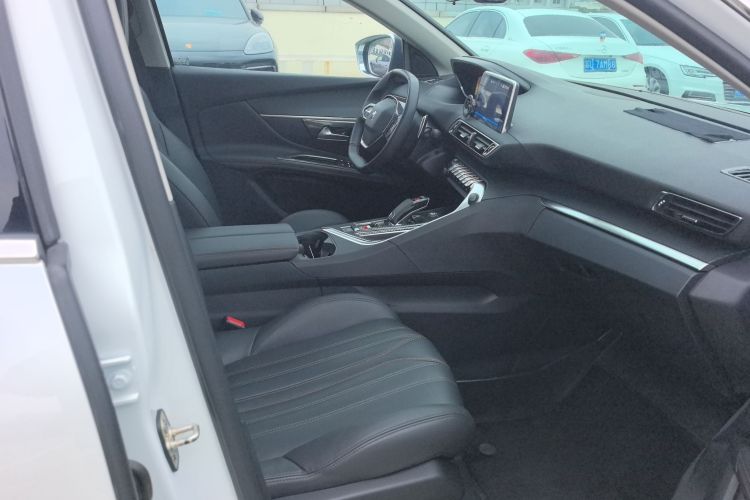 标致5008 2017款 380THP 7座无界版局部细节41