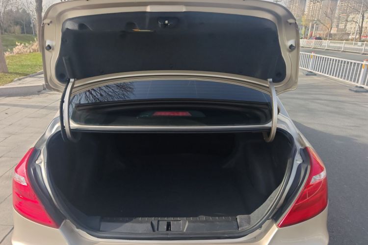 吉利汽车 帝豪 2017款 三厢百万款 1.5L CVT向上版局部细节23