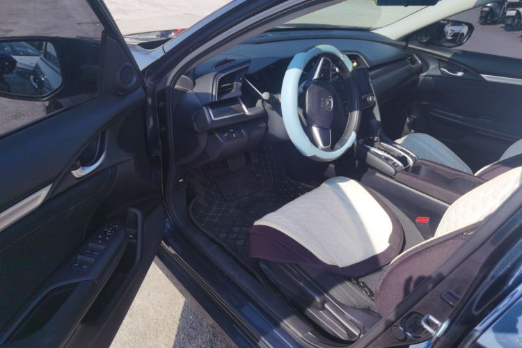 本田 思域 2019款 220TURBO CVT劲动版 国VI中控内饰7002