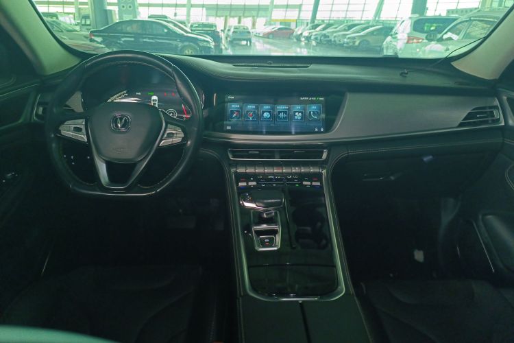 长安CS85 COUPE 2019款 2.0T 自动动版 国VI中控内饰7003
