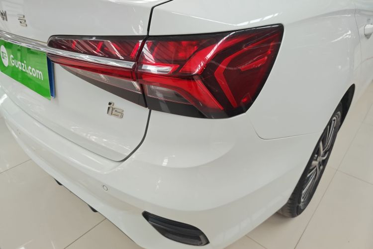 荣威i5 2021款 1.5L CVT铂金版车身外观6003