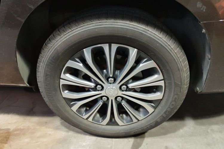 别克GL8 2021款 陆上公务舱 652T 舒适型车身外观6009