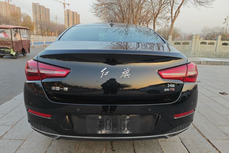 红旗H5 2022款 经典款 改款 1.8T 自动智联旗韵版车身外观6004